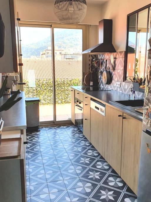 90m2, Climatise 3 * Nizza